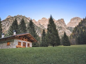 Exterior - Baita Valon Alpine Hideaway by Interhome (Terme di Comano)