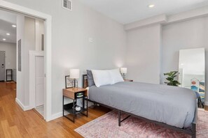 1 chambre, bureau, fer et planche à repasser, Wi-Fi gratuit
