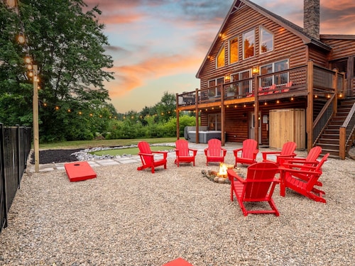 The Lone Star- Hot Tub, AC, Pool Table