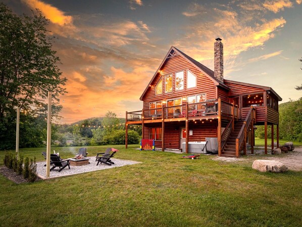 Exterior - The Lone Star- Hot Tub, AC, Pool Table (Newry)