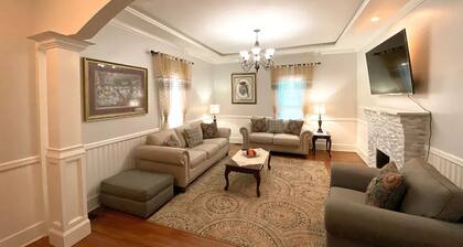 Charming Colonial 3 Bedroom Home near UNCC
