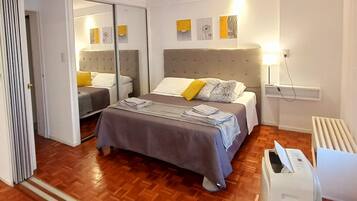 1 chambre, fer et planche Ă repasser, Wi-Fi, draps fournis