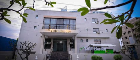 Fachada de la propiedad