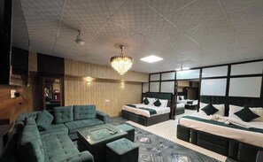 Premium bedding, individually furnished, iron/ironing board, free WiFi - Tulsi Garden - Near Prem Mandir Vrindavan (Mathura)