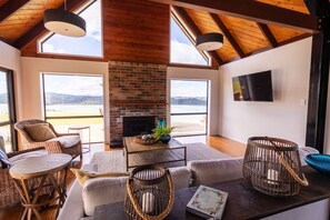 TV, peis og stereoanlegg