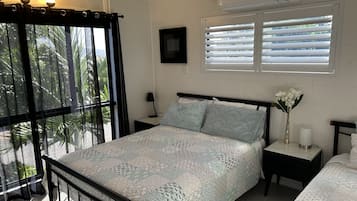 2 bedrooms, iron/ironing board, travel cot, free WiFi