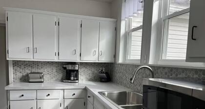 Charming Century House - Next Door to Ashland University