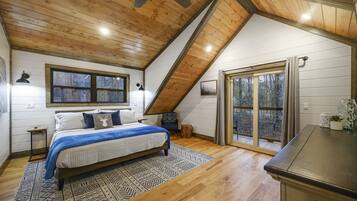 2 bedrooms, desk, iron/ironing board, free WiFi