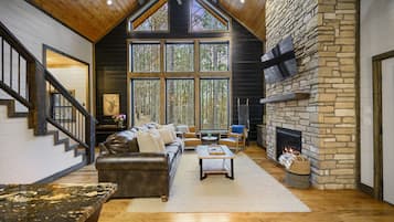 Una Smart TV, una chimenea