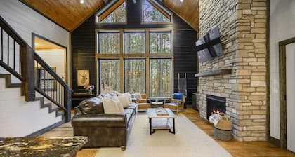 Crooked Sky, Secluded Luxury Cabin in Hochatown