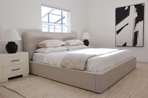 4 bedrooms, desk, travel crib, free WiFi