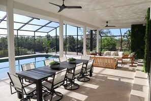 Outdoor dining - 5 minutes away from the beach! Luxury Private Villa on the Canal (Nokomis)