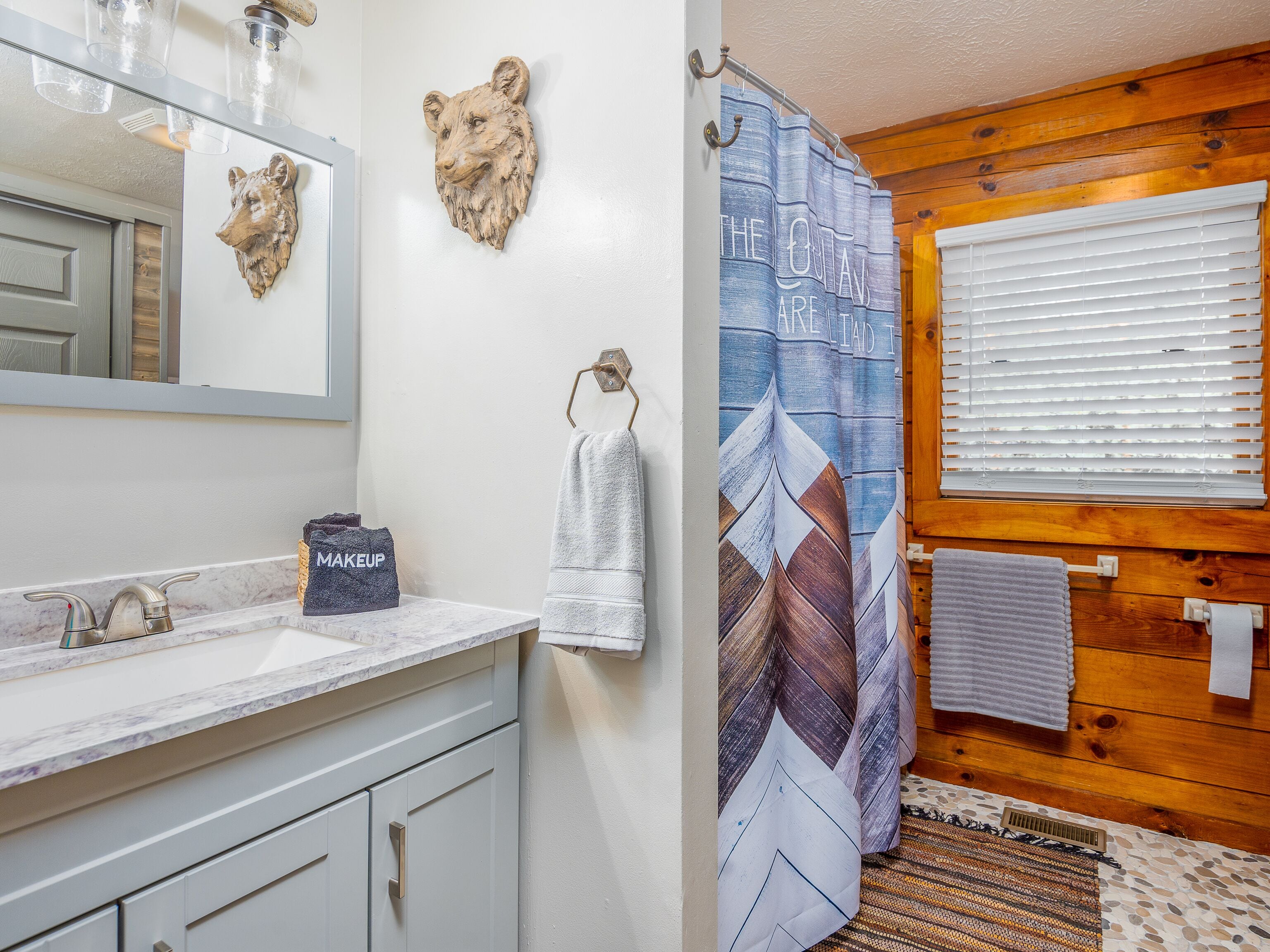 Bears Den!, Waynesville, NC Vacation Rental Cabin ByOwner