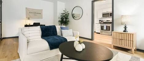 Télévision, chaîne hi-fi