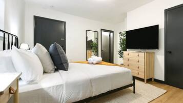 1 bedroom, premium bedding, memory foam beds, desk