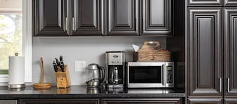 Modern cottage escape in Muskoka