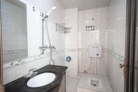 Baño. Phoenix Hotel, Wuzhou