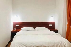 Room - Phoenix Hotel, Wuzhou (Wuzhou)