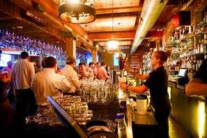 Bar (en la propiedad)