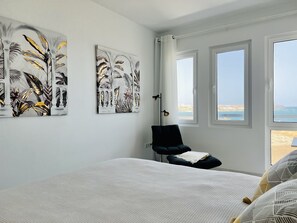 2 bedrooms, in-room safe, desk, iron/ironing board