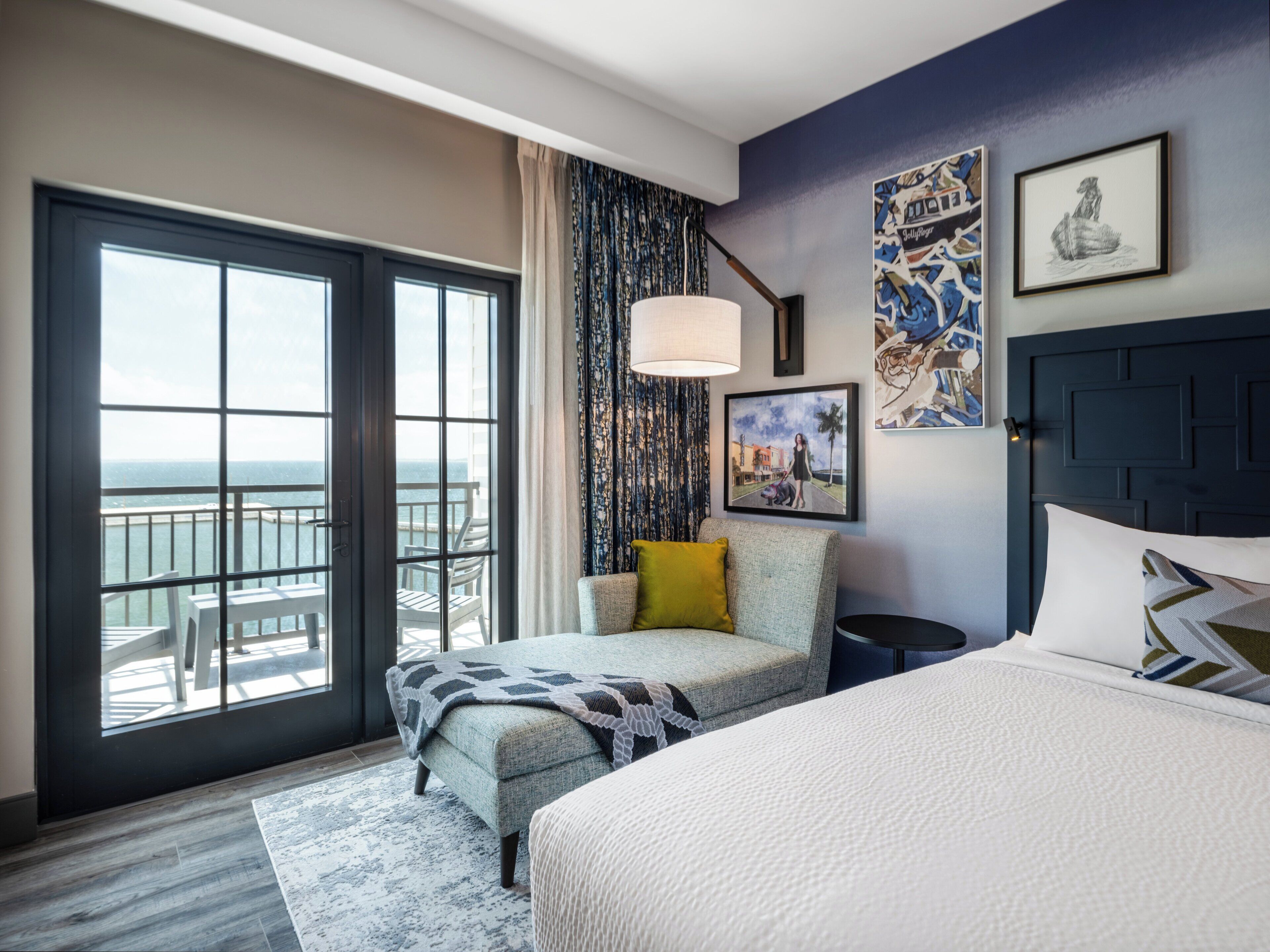 Premium Room, 2 Katil Ratu (Queen), Balcony, Bay View | Meja, ruang kerja komputer riba, Wi-fi percuma, cadar katil 