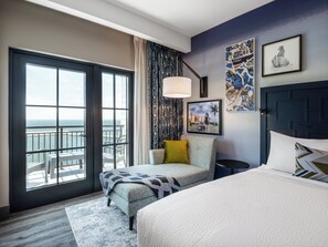 Habitación Premium, 2 camas Queen size, balcón, vista a la bahía | Escritorio, espacio para trabajar con laptop y wifi gratis 