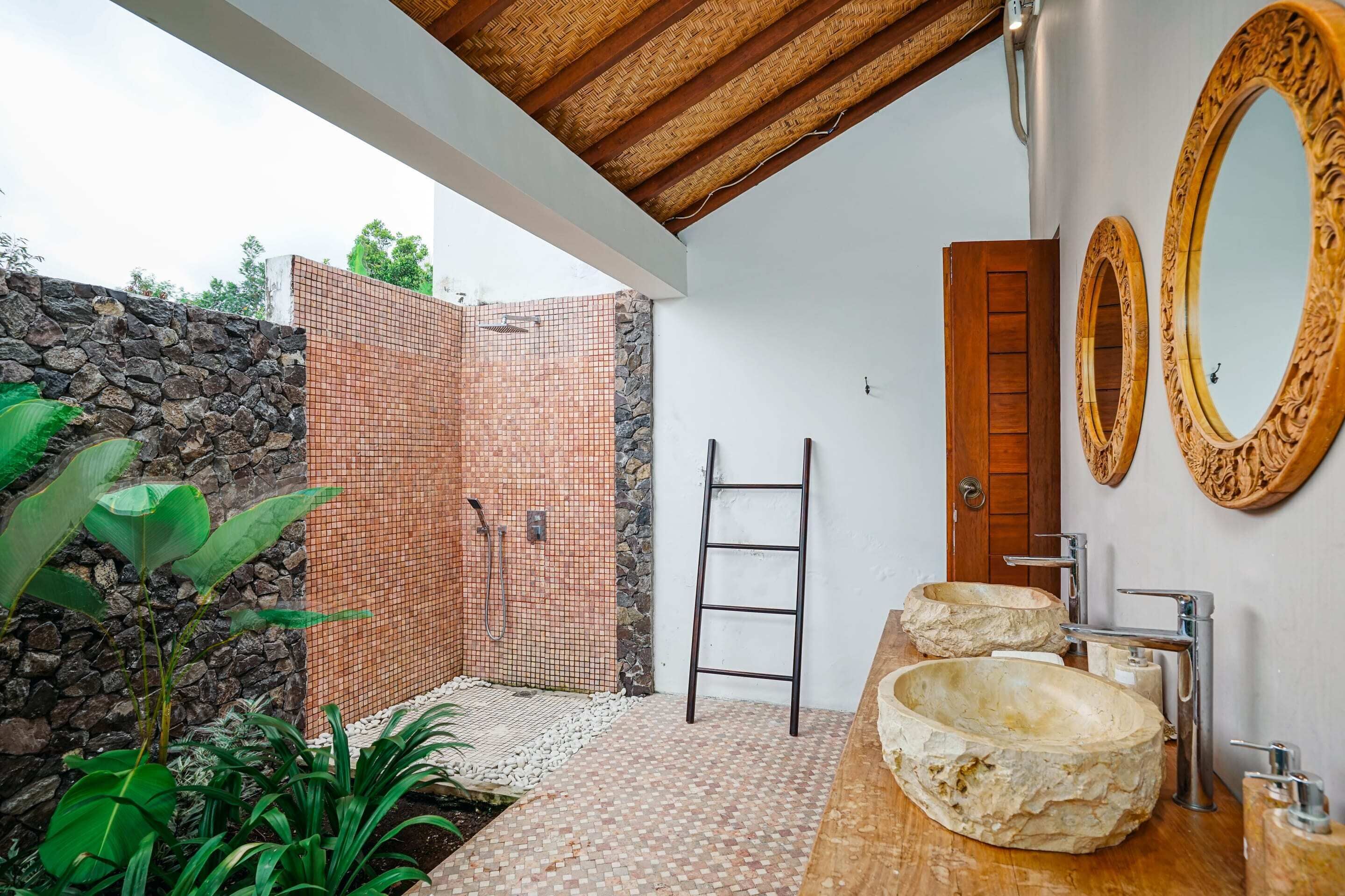 Photo - Villa Ravenala, Sumptuous 5BR Luxury Villa 10min away from Lovina in the North of Bali