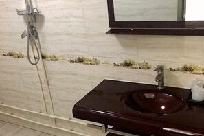 Bathroom - Longyixuan Folk Resort (Beijing)