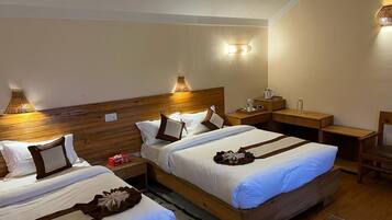 Kamar Double Deluks, pemandangan gunung, area taman | Meja kerja, Wi-Fi gratis, dan seprai linen