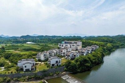 Huangshan Evert Tennis Training Center Hotel