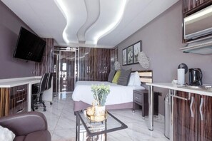 Deluxe Double Room | Cadar kapas Mesir, peralatan tempat tidur premium, gebar bulu kapas