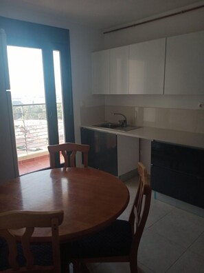 Comfort Apartment | Private kitchen | Cookware/dishes/utensils - Magistic XI appart (Oran)