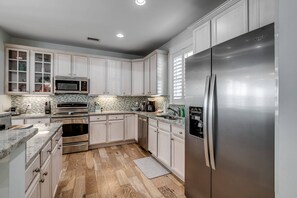 Luokittelematon kuva, 2 kautta 32, painike