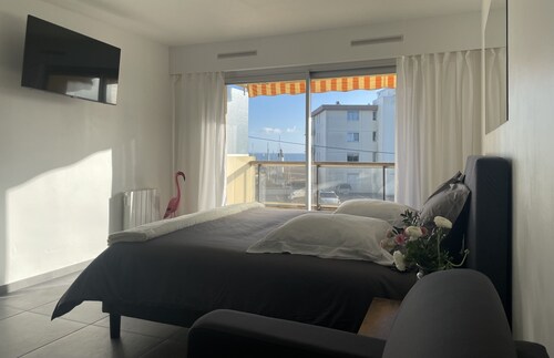 Completely renovated studio in Port Haliguen