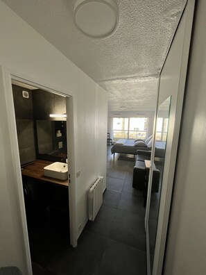 1 bedroom, WiFi, bed sheets - Completely renovated studio in Port Haliguen (quiberon)