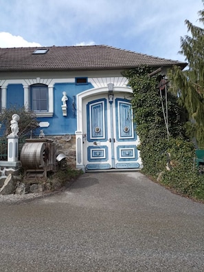 Exterior detail - Rest and relaxation in your own farmhouse (Niederösterreich)
