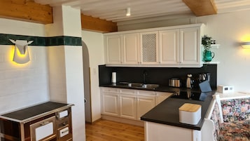 Kühlschrank, Ofen, Herdplatte, Geschirrspüler
