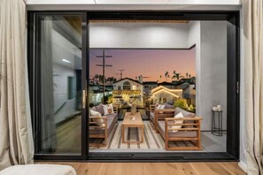 Interior - Modern Naples Home (Long Beach)