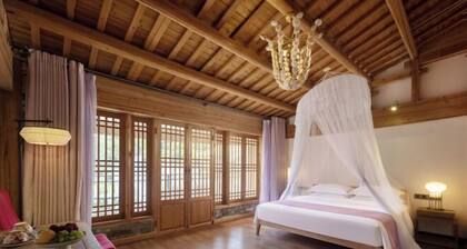 Xiaoqi · Elysian · Moonview Resort Homestay (Wuyuan Branch)