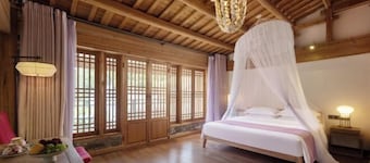 Xiaoqi · Elysian · Moonview Resort Homestay (Wuyuan Branch)