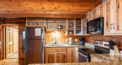 Windridge Cabin w/ Beautiful View