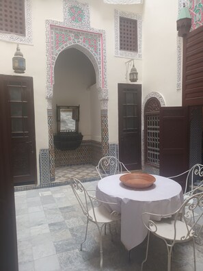 Dining - Traditional Dar in Fes Jdid 360° view terrace (Fes)