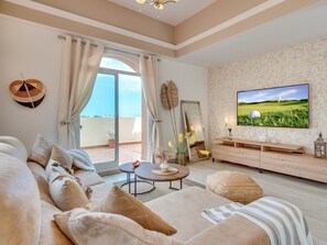 TV - Modern penthouse with terrace, pool and pets allowed in Mijas (Mijas)