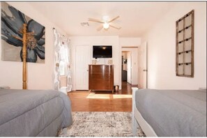 Room - LARGE, beautiful 3bd/2ba 15 min from ft hood (Copperas Cove)