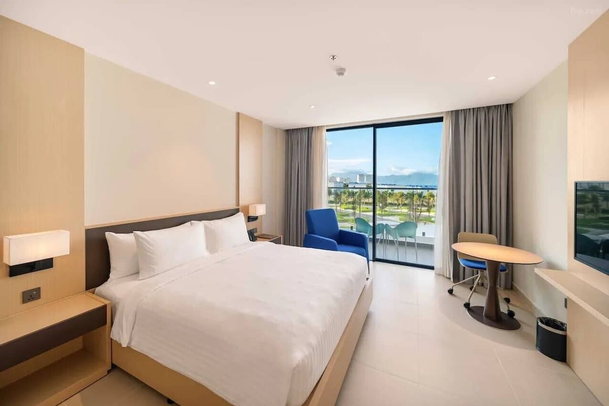 Standard Apartment, Balcony, Partial Ocean View | 1 bedroom, free minibar items, in-room safe, desk