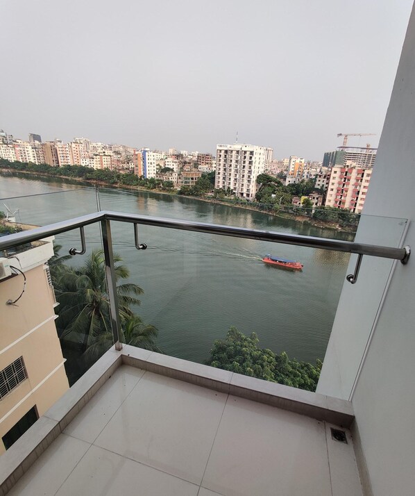 Iron/ironing board, free WiFi - VistahomesBD (Dhaka)