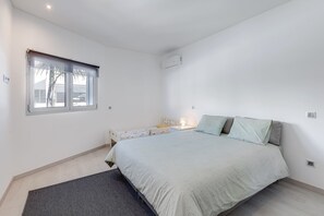 4 chambres, fer et planche à repasser, accès au Wi-Fi (inclus)