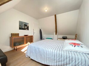 1 bedroom, WiFi - Cozy House with Private Garden and Parking - Quiet Area Near La Baule, Sleeps 4 (La Baule)