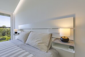 2 slaapkamers, een strijkplank/strijkijzer, gratis wifi, beddengoed
