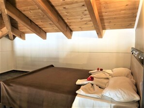 3 chambres, fer et planche à repasser, lit parapluie, Wi-Fi gratuit